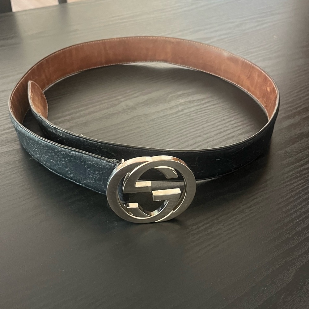 Gucci Black Leather Belt 90 with Iconic GG Emblem - Picture 2 of 8